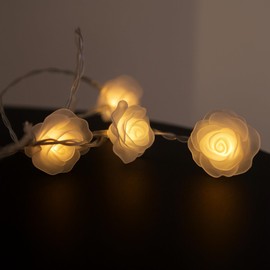 ELEGANI 20 LED Rose Flower String Lights – Warm White 5mm LEDs with PVC Roses, Romantic Floral Lighting for Indoor Decor, Weddings, Bedrooms, Parties