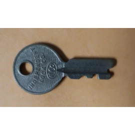 Excelsior ILCO #44 Suitcase Luggage Trunk Key International Travel Box B