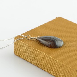 AURA GEMS Natural Botswana Agate Crystals Pendant Necklace, Chakra Energy Healing Gemstone, Real Crystal, Birthstone, Beautiful Women Simple Jewelry, Silver Plated Jewelry 18 inch