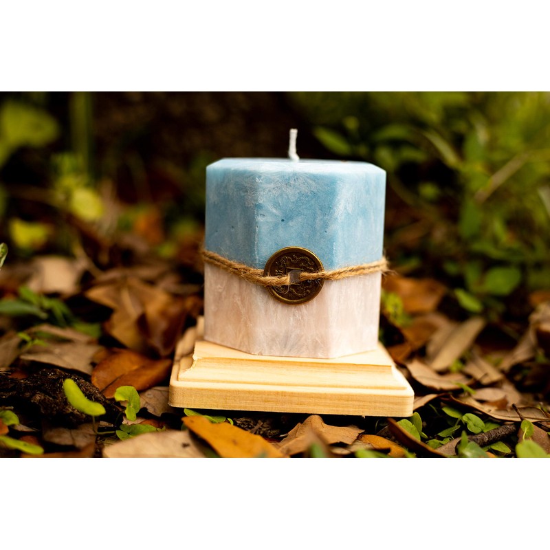 Enchanted Surprises: Hand-Poured Palm Wax Candles with Hidden Crystals