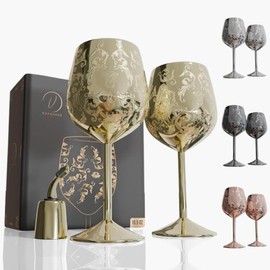 vaanshie 17oz Stainless Steel Wine Glasses [Set of 2] – Gold Royal Goblets with Baroque Engravings, Unbreakable Wine Cups with Bottle Stopper – Ideal Anniversary and Christmas Gift