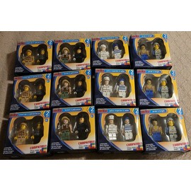 Greenbrier International (24) Make-It Blocks Figurines, Construction blocks figurines New (2) in each box