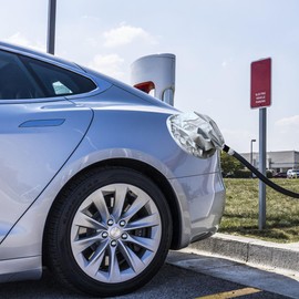 EV Charger Cover, Strong Magnetic Adhesion, Waterproof Electric Car Charger Port Cover Suction Outdoor, EV Charging Plug Cover Protector For Most Steel Electric Vehicles (Silver)