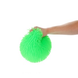Toi-Toys Pufferball in Grün - Anti-Stressball Kinder Knetball Igelball Wurfspiel Spielbälle Kinder Pufferball mit Fransen Knautschball Stressball für Therapeutische Zwecke - Ca. 18 cm