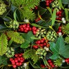 20 Napkins Hidden Winter Berries Branches Natural Winter Christmas Table Decoration 33 x 33 cm