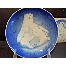 Bing & Grondahl 1974 B&G Mors Dag (Mother's Day) Plate Polar Bear & cubs 6”