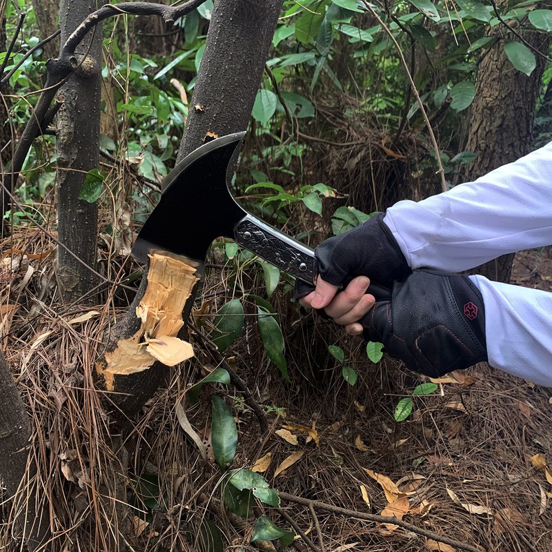 Full Tang Strong Tactical Axe Tomahawk Retro Embossed Sharp Edge