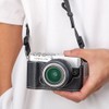 DBZZ E-P7用本革ハーフケース, メタル底板付き OLYMPUS PEN用 ブラック