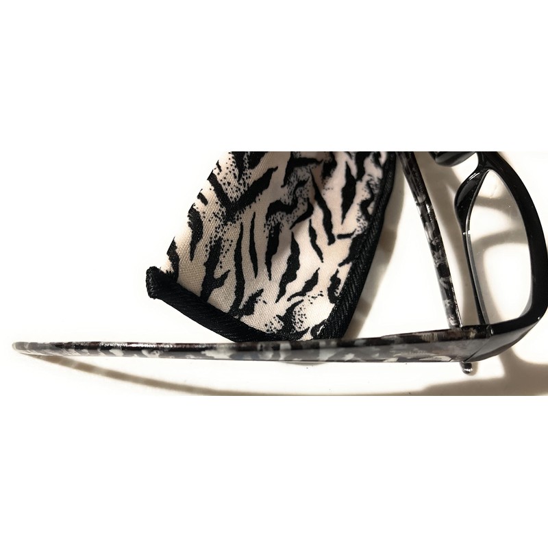Foster Grant Jungle Zebra Reading Glasses with Case +2.00