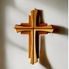Kaltner Präsente Geschenkidee - Wandkreuz Echtes Holz Buche und Ahorn