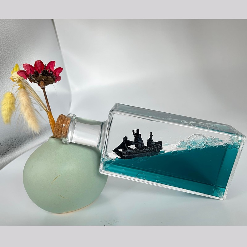 Unsinkable Boat Black Pearl Pirate Ship in a Box Bottle