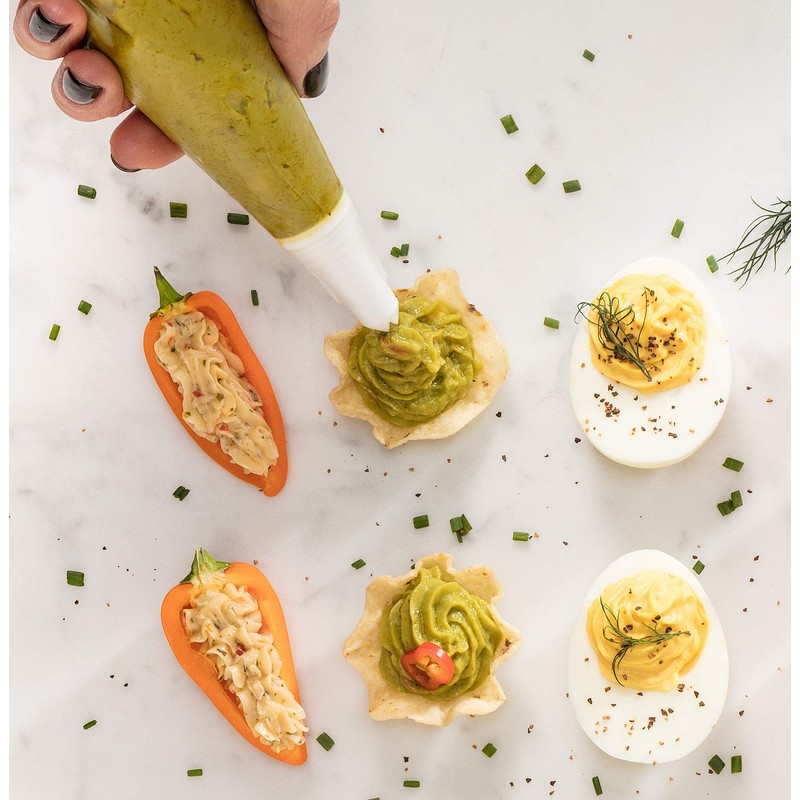 Hutzler Disposable Decorating Bags and 3 Decorating Nozzles Set