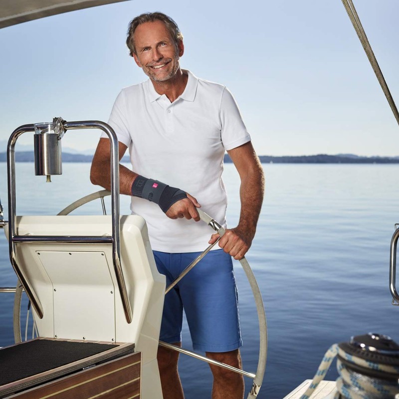 medi Manumed Active Wrist Brace, Unisex Compression Bandage for Stabilising