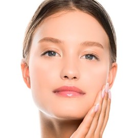 Renova Base De Maquillaje Liquida Matte Nude Vitamina C FPS18 Claro 22ml