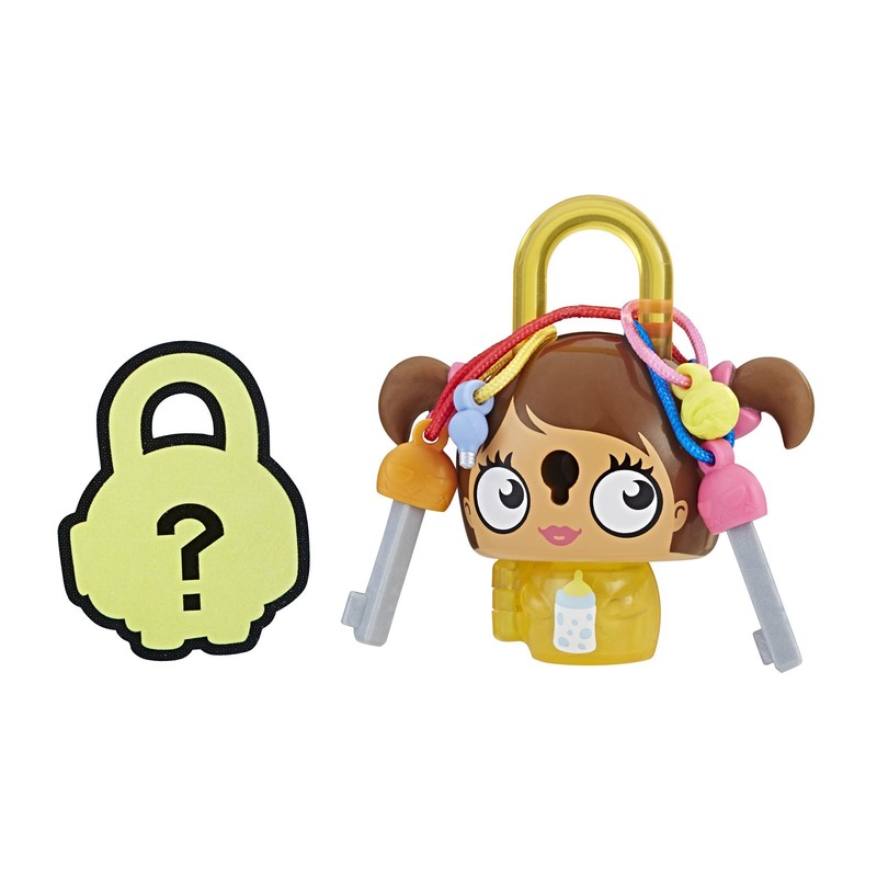 Hasbro Lock Stars Cavewoman