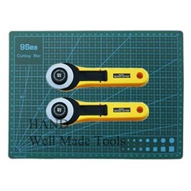 A3 Deluxe Double-Sided Cutting Mat + Two 45 mm Rotary Cutters