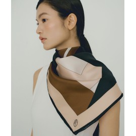 Abinapellr Abinaferle AP Square Silk Scarf 90 - Navy/Camel