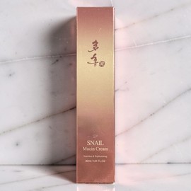 Noksipcho Dahongjin Snail Slime Mucin Cream 30ml / 녹십초 다홍 진 달팽이 점액 뮤신 크림 30ml