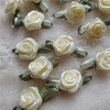 100 rosetas de cinta de raso artificial hechas a mano,
