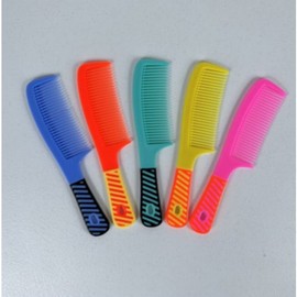 Portable plastic hair comb, axe comb, hair styling brush, L-shaped comb with handle / 휴대용 플라스틱 머리빗 도끼빗 헤어 머리카락 정리 브러쉬 손잡이 ㄱ자 빗