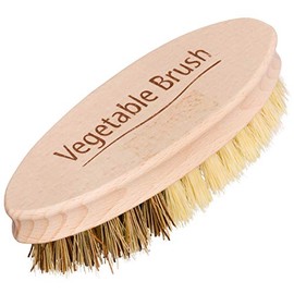 Redecker Hard and Soft Side Vegetable Brush, Durable Beechwood Handle, 2 Different Bristle Strengths for Cleaning Delicate or Tough-Skinned Vegetables, 5-1/4 inches, Made in Germany
