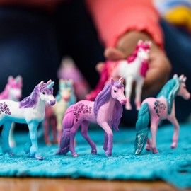 SCHLEICH bayala - Juego de 6 Piezas de Unicornio para niñas y niños de 5 a 12 años, Juguetes coleccionables de Unicornio