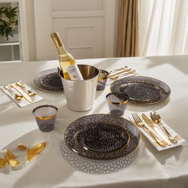 DaYammi 350PCS Clear Black Plastic Dinnerware Set for 50 Guests, Hammered Disposable Plates for Party, Include: 50 Dinner Plates, 50 Dessert Plates, 150 Gold Silverware, 50 Napkins, 50 Cups