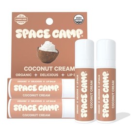 Space Camp- CREMA DE COCO: Como la brisa de una isla tropical, nutre tus labios con la bondad del coco.