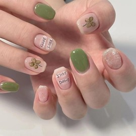 NEWSPIED Square Press on Nails Short Fake Nails with Lucky Clover Designs Glossy Glue on Nails Cute Artificial Acrylic Nails Nude Green Full Cover Stick on Nails for Women Spring Summer Manicure 24Pcs