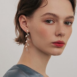 Adramata Pearl Clip Earrings for Women Long Dangle Pearl Clip Earrings Silver Drop Pearl Earrings Wedding Earrings Clip Earrings Women Without Pierced Earrings, Stainless Steel