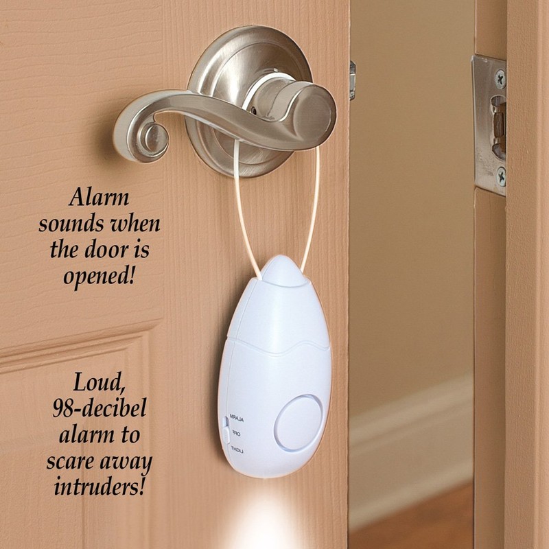 AsSeenOnTVGuys Collections Etc 98 Decibal Door Guard Knob Alarm