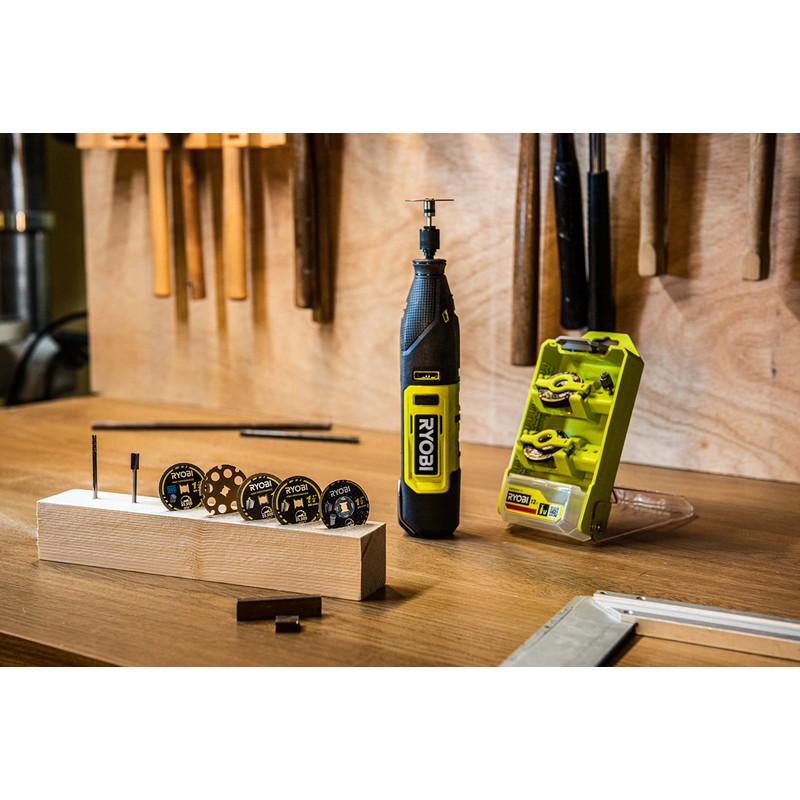 RYOBI - 6 Cutting Discs and 1 Chuck Twist Lock