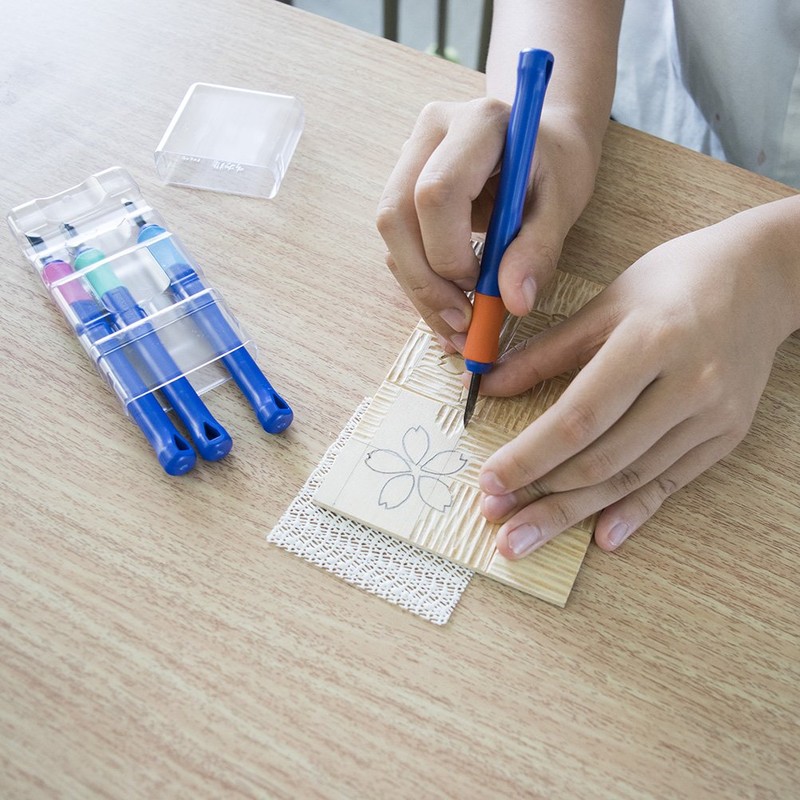 サクラクレパス 彫刻刀 グリップ付き 4本組 EHT-4A