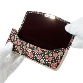Indenya 8407 Glasses Case, Deer Leather, Small Rose, Black Background x White Pink Lacquer, Black, White, Beige, Pink