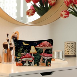 RYYCDOI Cottagecore Red Mushroom Makeup Bag, Mushroom Gifts for Women Mushroom Lovers, Botanical Mushroom Cosmetic Bags Toiletry Bag for Women, Mushroom Stuff, Mushroom Accessories for Women