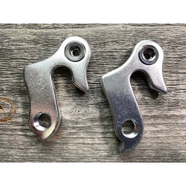 UNBRANDED BIKE FRAME REAR DERAILLEUR HANGER FOR DROPOUT ROAD MTB #6 WITH SCREWS PAIR #27.