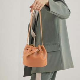 MultiValue Women's Shoulder Bag, Lightweight Leather Bag, Women's Shrink Bag with Adjustable Shoulder Strap for Phone, Wallet, brown