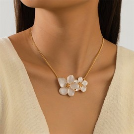 Chunky Gold Flower Pendant Necklace Vintage Statement Layered Daisy Camellia Flowers Chic Metal Floral Choker Necklace for Women Boho Spring Summer Wedding Prom Party Vacation Trendy Dress Jewelry (White)