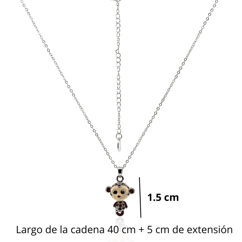 Mayfer Cadena con dije de mono - changuito decorado con