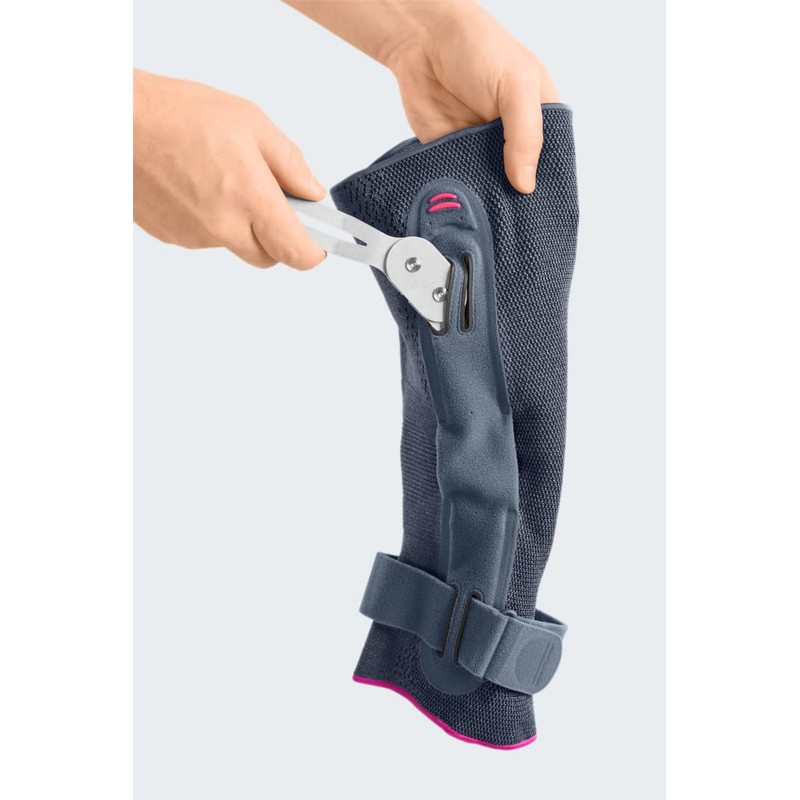 medi - Genumedi Pro | Knee Brace with Patella Pad