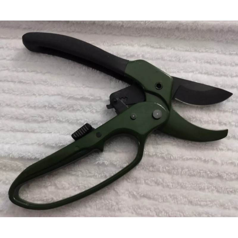 EZ KUT Ratcheting Garden Hand Pruner