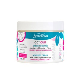 Crema batida Acticurl Curl: define, hidrata y da estilo a tus rizos sin esfuerzo. Con infusión de fruta del dragón y aloe vera. Nutrición, hidratación y fijación para rizos elásticos. 300 ml.