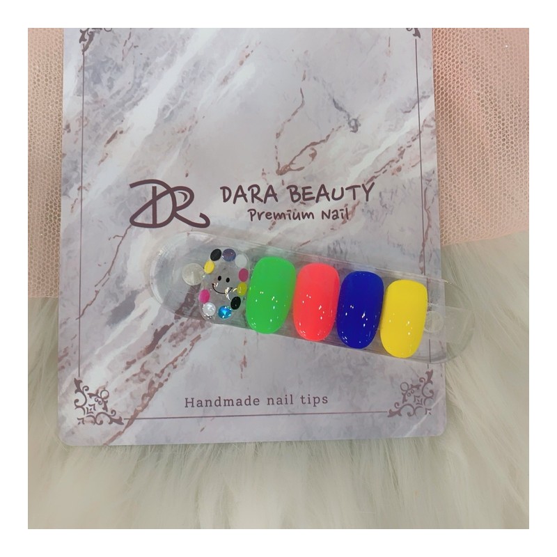 Next day delivery⭐Cute smiley nails⭐ / 다음날발송⭐귀염뽀짝 스마일네일⭐