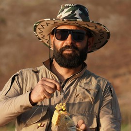 YAMEIZE Retro Polarised Sunglasses for Men and Women Vintage Rectangular Sunglasses 70s Square Polarised Glasses UV400 Protection, Black sand / grey