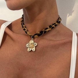 Leopard Print Scarf Necklace with Charm - Adjustable Animal Print Scarf Necklaces for Women, Boho Draped Choker Accessory