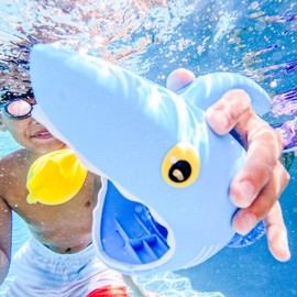 Melissa & Doug Sunny Patch Poolspielzeug Fischjagd mit dem Hai (Poolspielzeug, 2 Netze, 6 Fischbleigewichte zum Fangen)