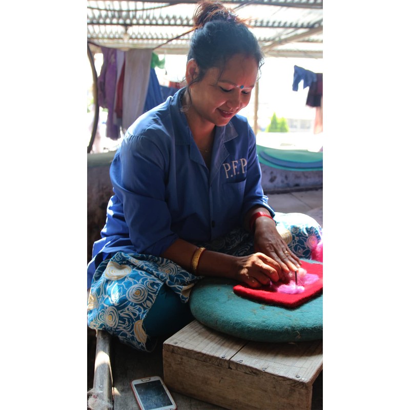 Maharanis Fairtrade Hand Felted Coaster 21cm Heather Grey, Mint Polka