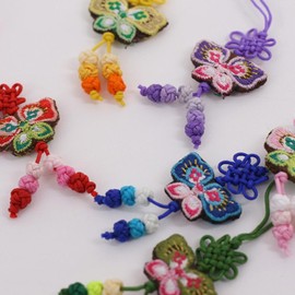 National Museum of Korea Goods Mini Norigae Keyring Butterfly Embroidery Traditional Knot Tassel Korean Souvenir Foreigner Gift I agree to third party provision for delivery / 국립중앙박물관 굿즈 미니 노리개 키링 나비 자수 전통 매듭 테슬 한국 기념품 외국인 선물 배송을 위한 제3자 제공에 동의합니다