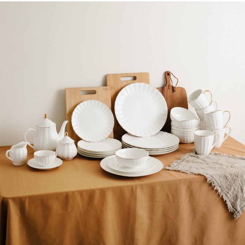 BTaT- Porcelain Dinner Plates with Gold Trim,10.5 inch, Set of