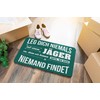 Tassenbrennerei Doormat with Saying "Leg Dich Niemals mit einem Jäger